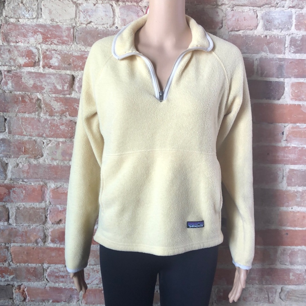 SOLD - Size S Patagonia pull over sweater